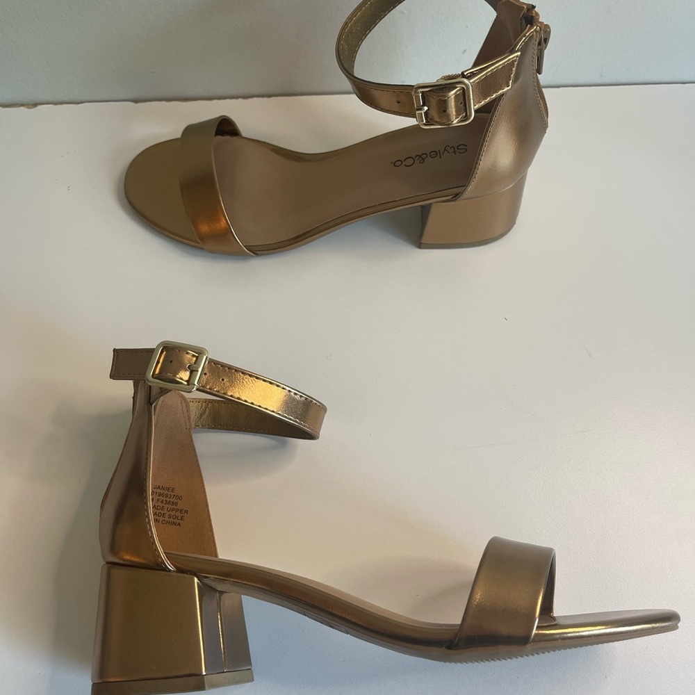 Festive and Fun Ankle-Strap Block-Heel Sandals Size 7 Bronze NEW Prom Ready